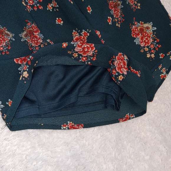 5 for $10 Charlotte Russe Dark Teal Floral Sleeveless Romper Size Small - Picture 10 of 11